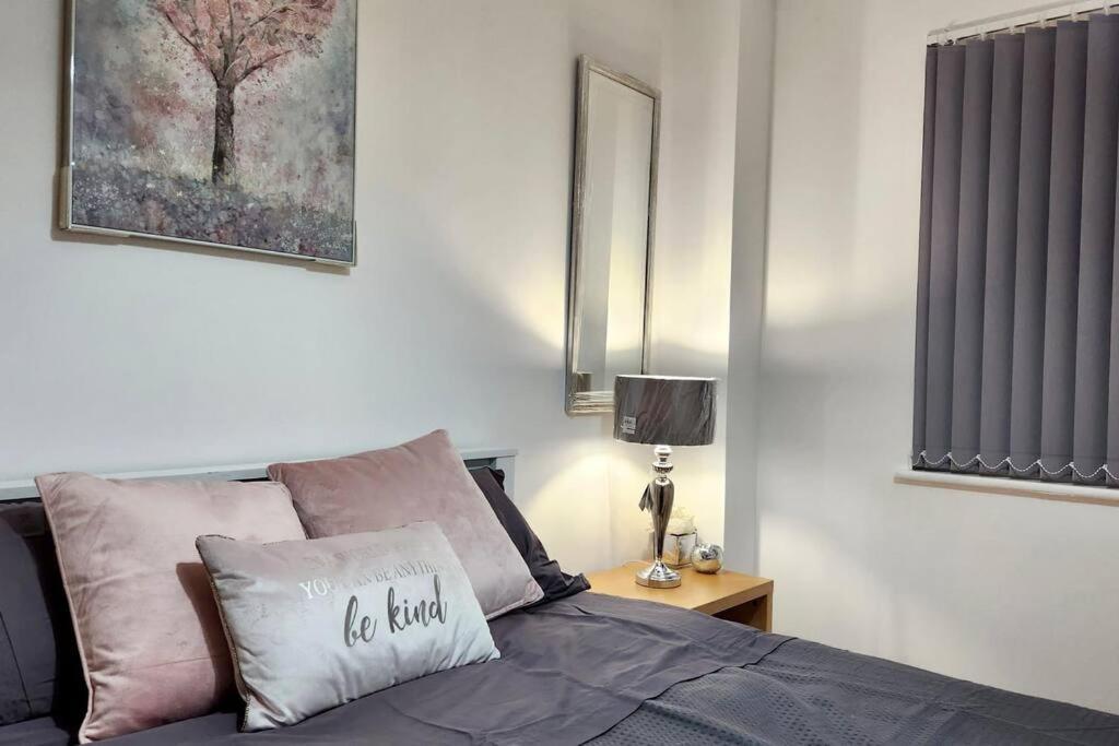 Stylish 2 Bed/bath Apartment