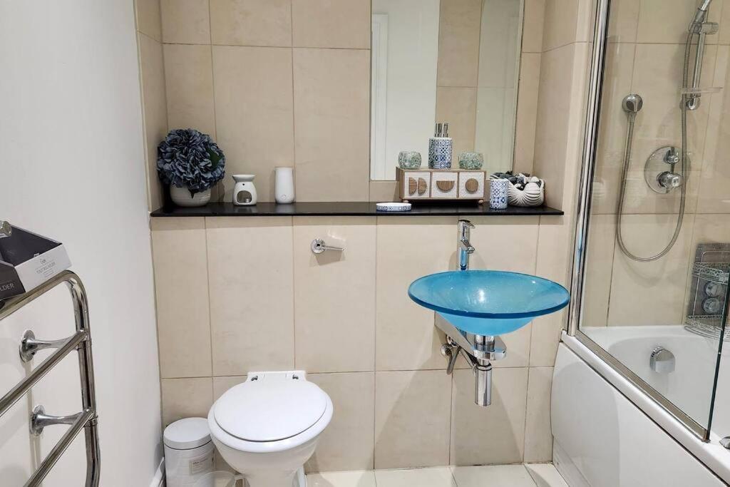 Apartment Stylish 2 Bed/bath *