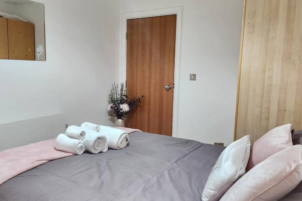 Apartment Stylish 2 Bed/bath