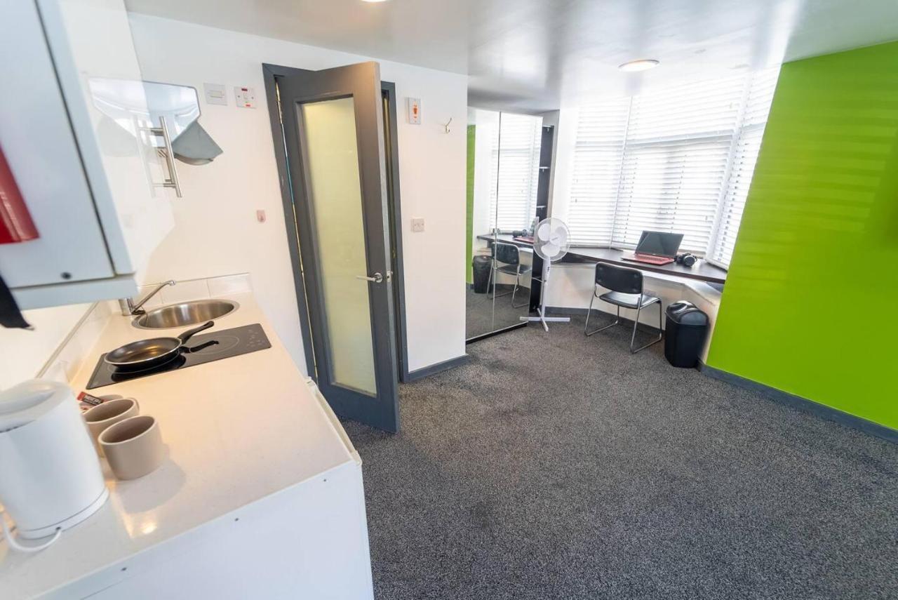 Cosy Spacious Available *
