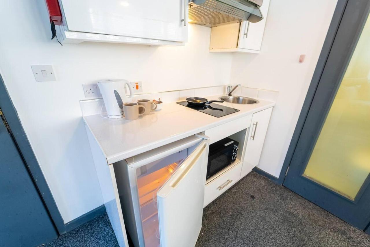 Cosy Spacious Available Apartment *