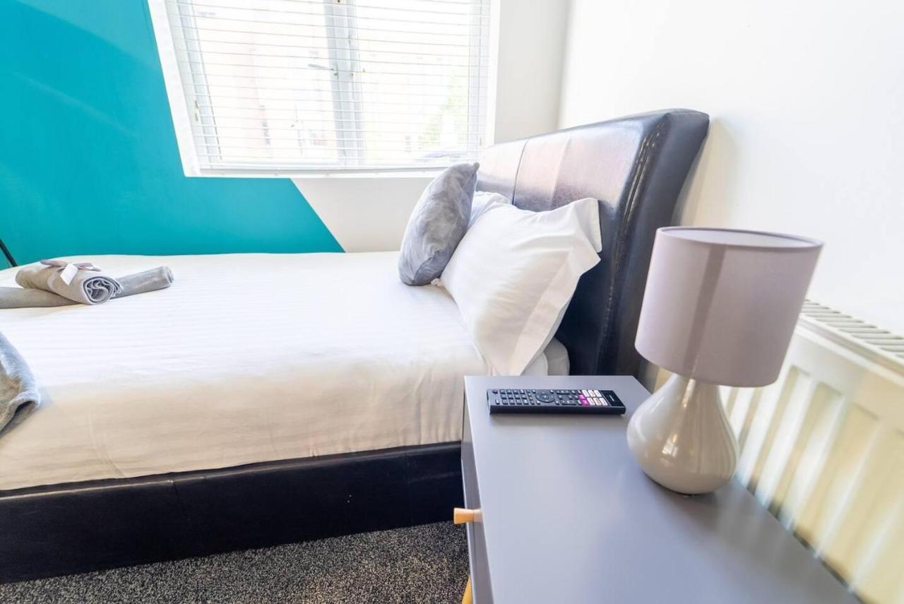 Cosy Spacious Available Birmingham