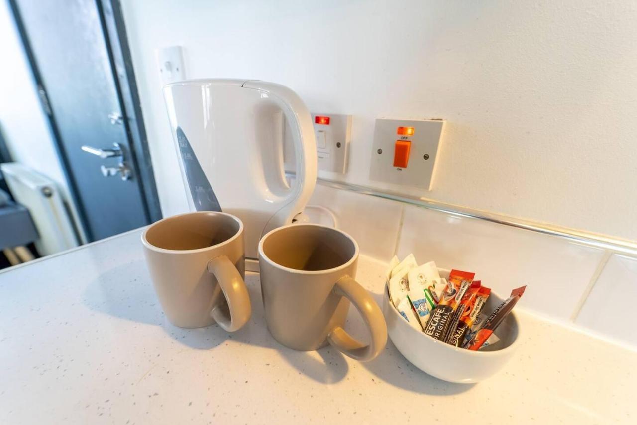 Cosy Spacious Available Apartment Birmingham