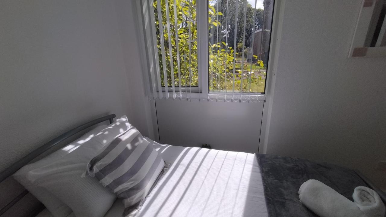 Leeson House In Harborne, Near Botanical Gardens, Queen Elizabeth Hospital, University, Utilita Arena, Edgbaston Cricket Ground, Cadbury World And The Mac, With Free Parking * Birmingham