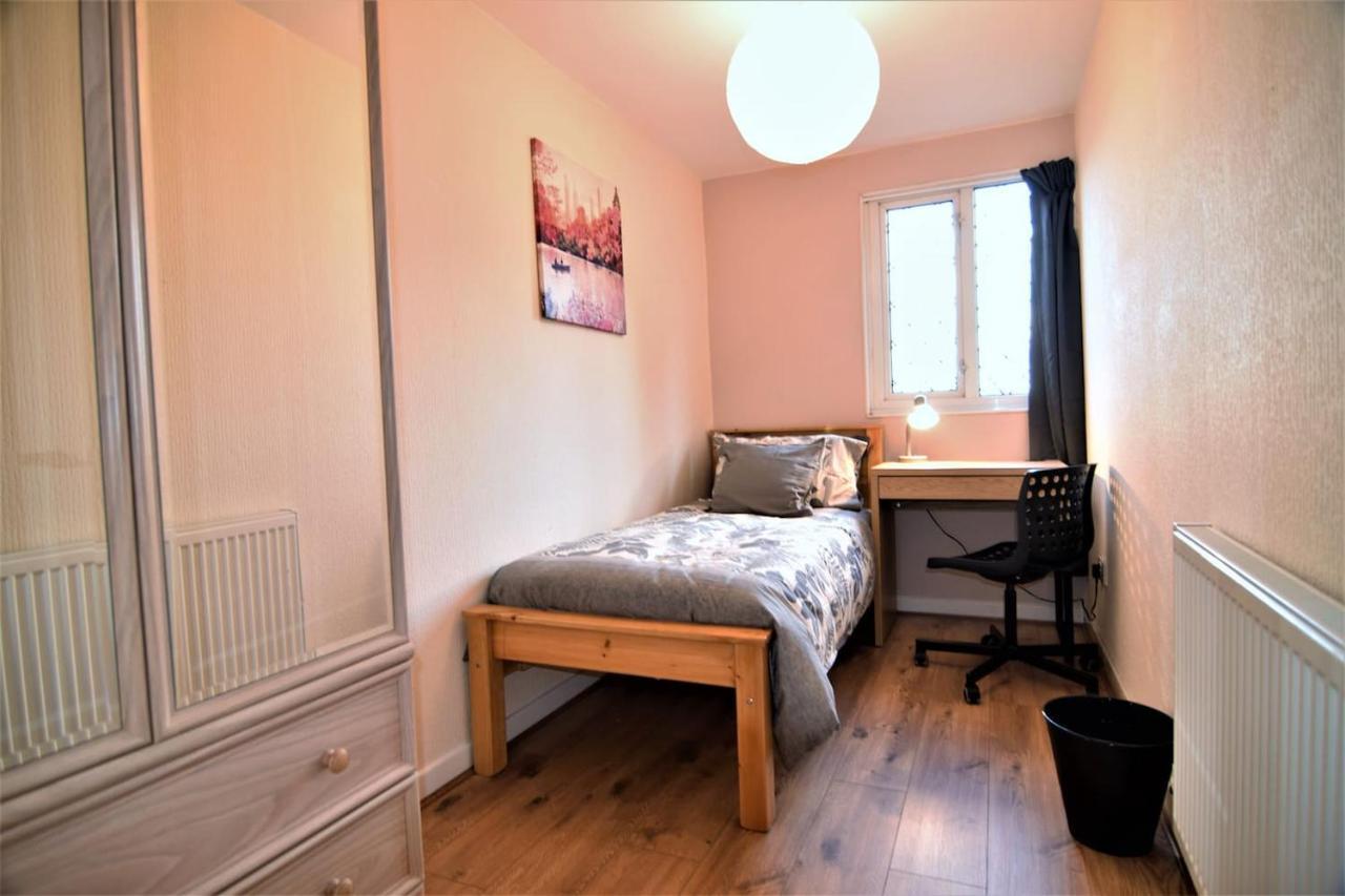 The Chinatown House -bbq, Free Parking, Garden, Bar, Kitchen, Dryer, Center Holiday home
