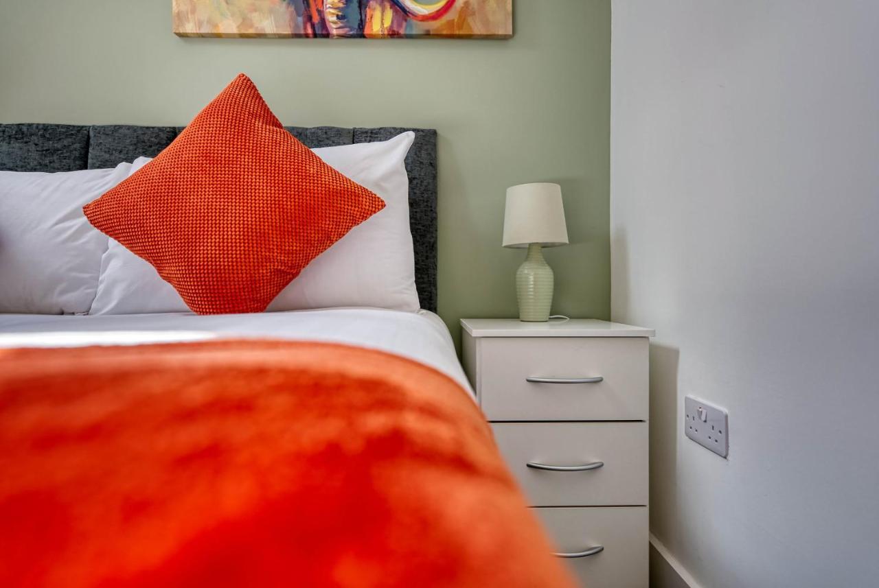 Luxurious Private Parking Wifi - Near To Nec And Qeh Holiday home *