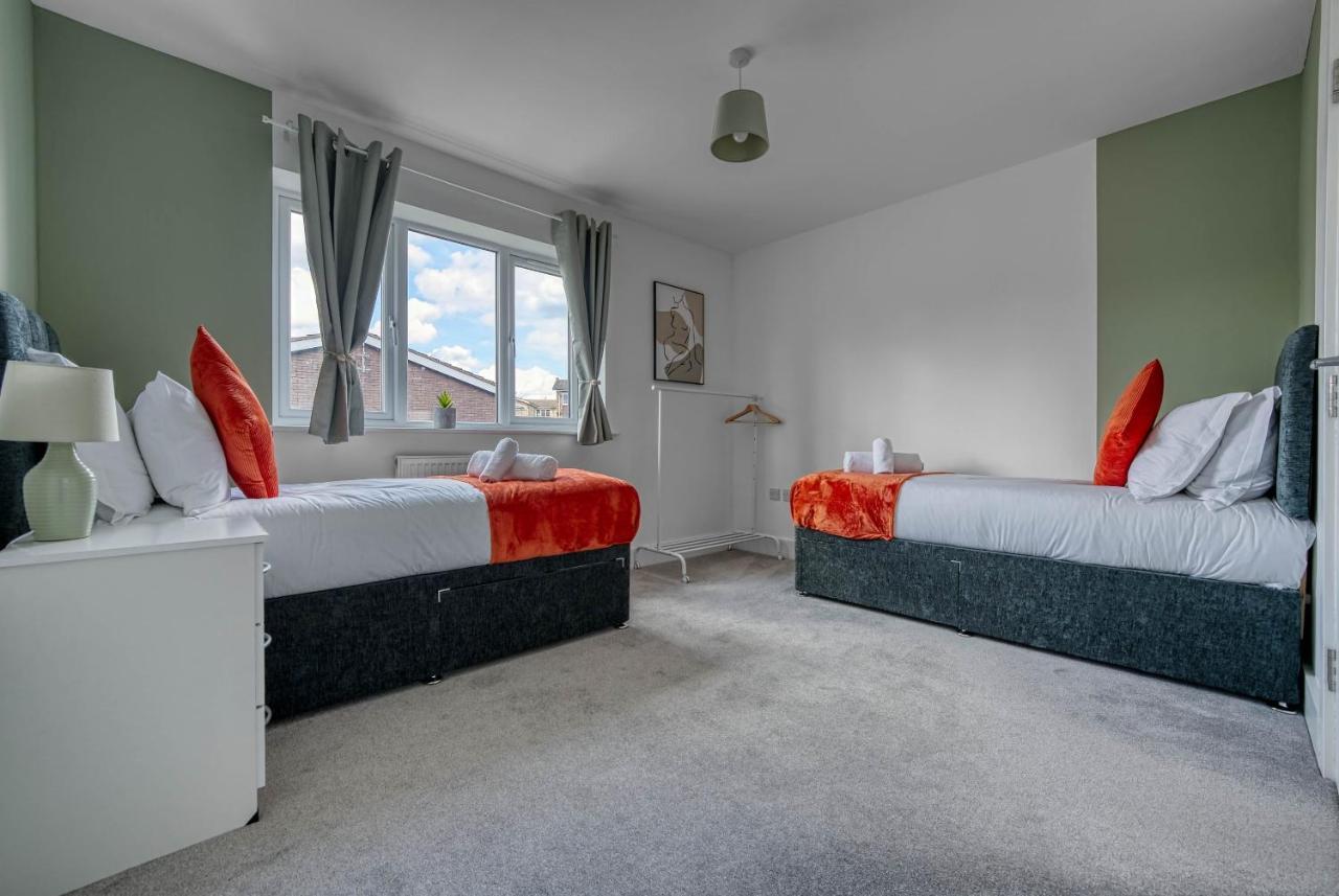 Luxurious Private Parking Wifi - Near To Nec And Qeh Holiday home Birmingham