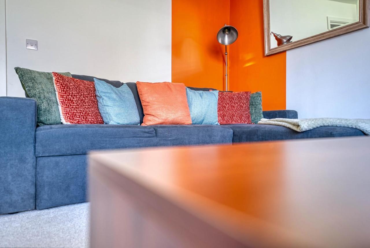Luxurious Private Parking Wifi - Near To Nec And Qeh Holiday home Birmingham