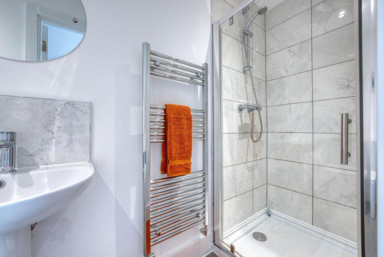 Luxurious Private Parking Wifi - Near To Nec And Qeh Holiday home