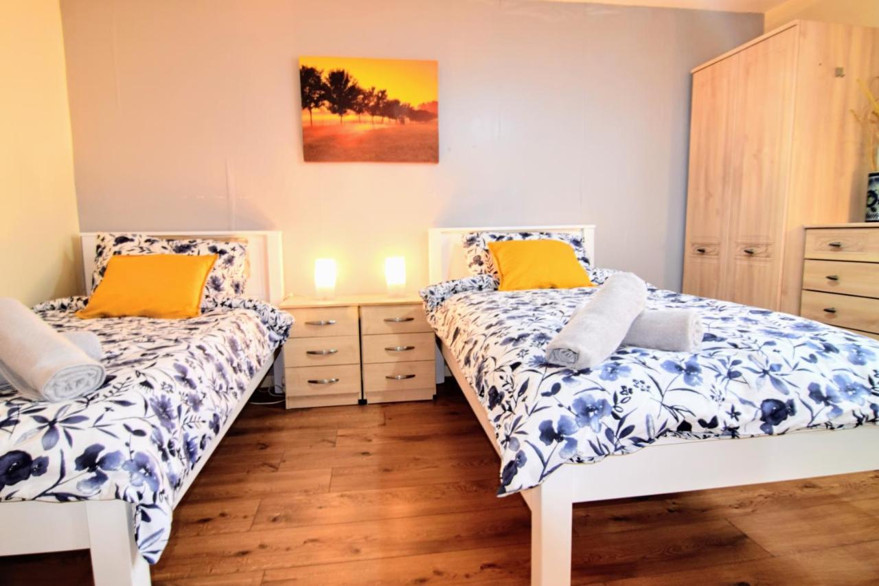 The Chinatown House -bbq, Free Parking, Garden, Bar, Kitchen, Dryer, Center Holiday home