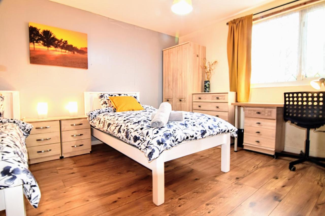 The Chinatown House -bbq, Free Parking, Garden, Bar, Kitchen, Dryer, Center *