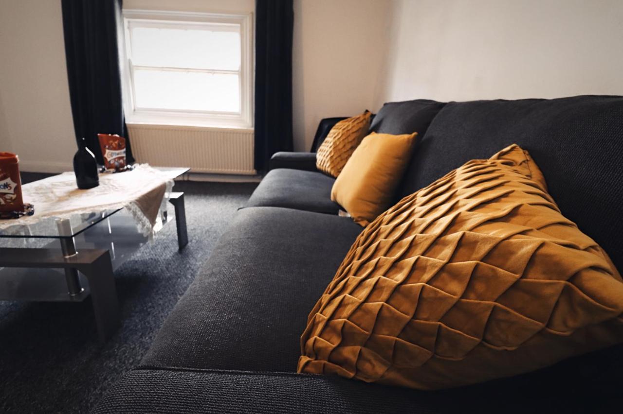 In The Heart Of Luxury 3 Bedroom 2 Bed Apartment *