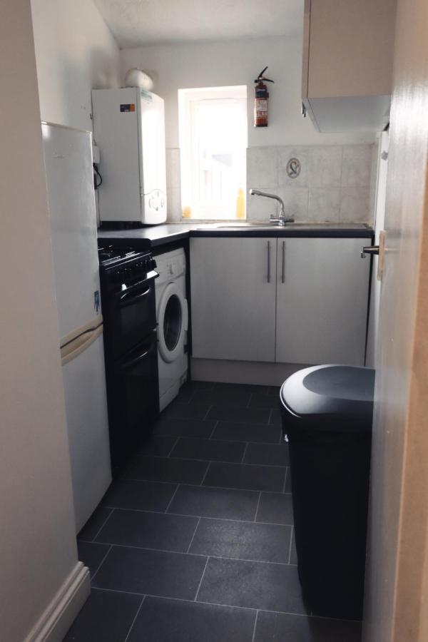In The Heart Of Luxury 3 Bedroom 2 Bed Apartment *