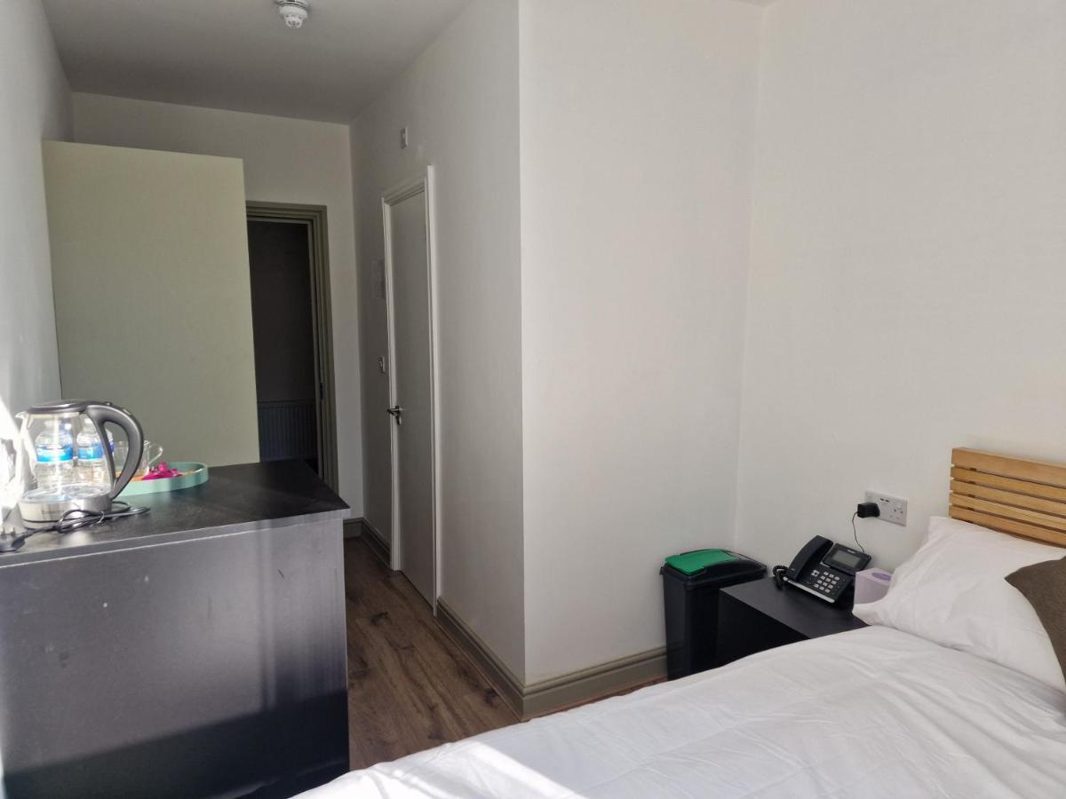 Roseneath Guest house Birmingham