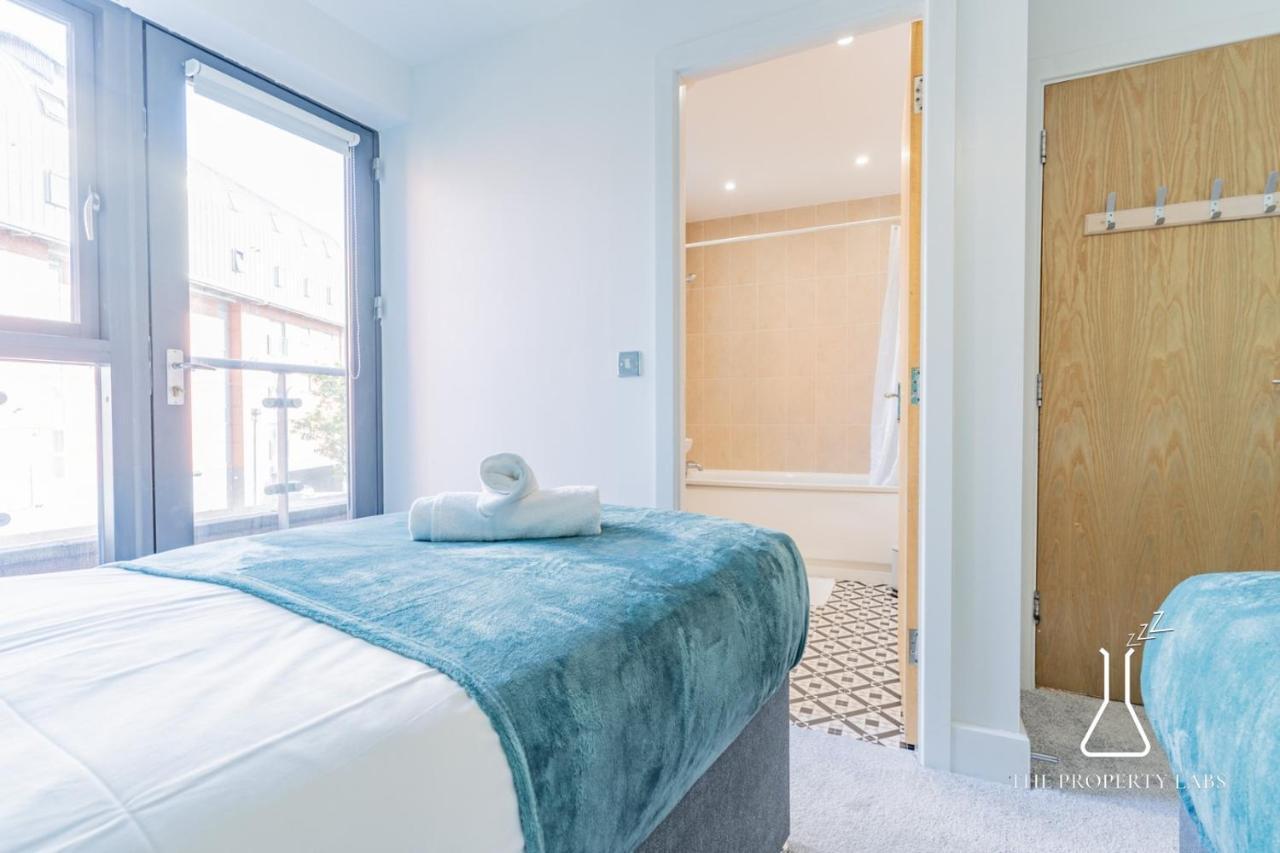 Luxury Townhouse: Centre Balcony & Free Parking *