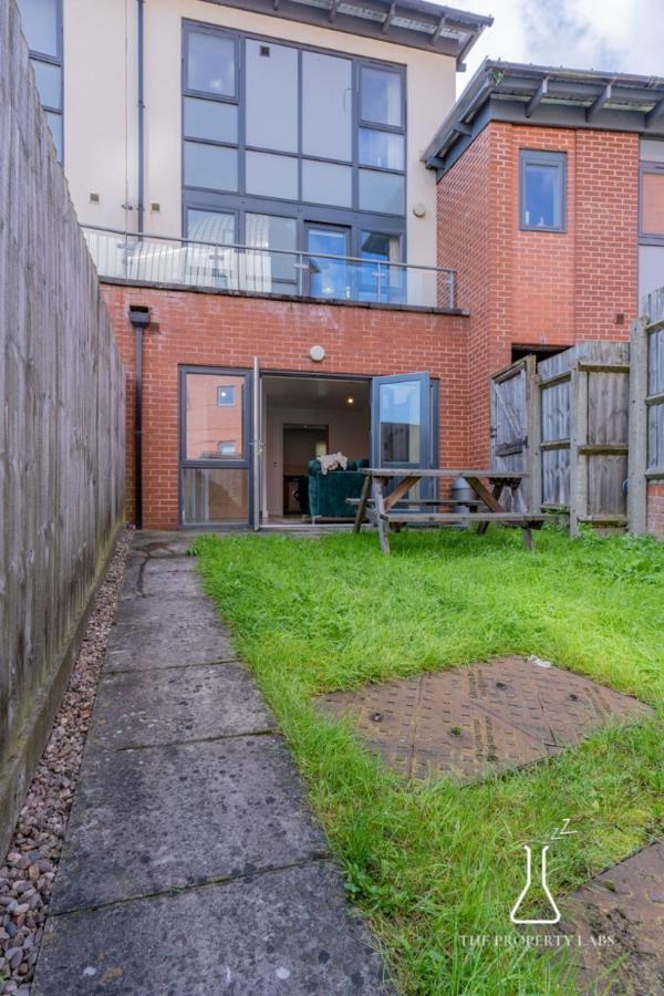 Luxury Townhouse: Centre Balcony & Free Parking Birmingham