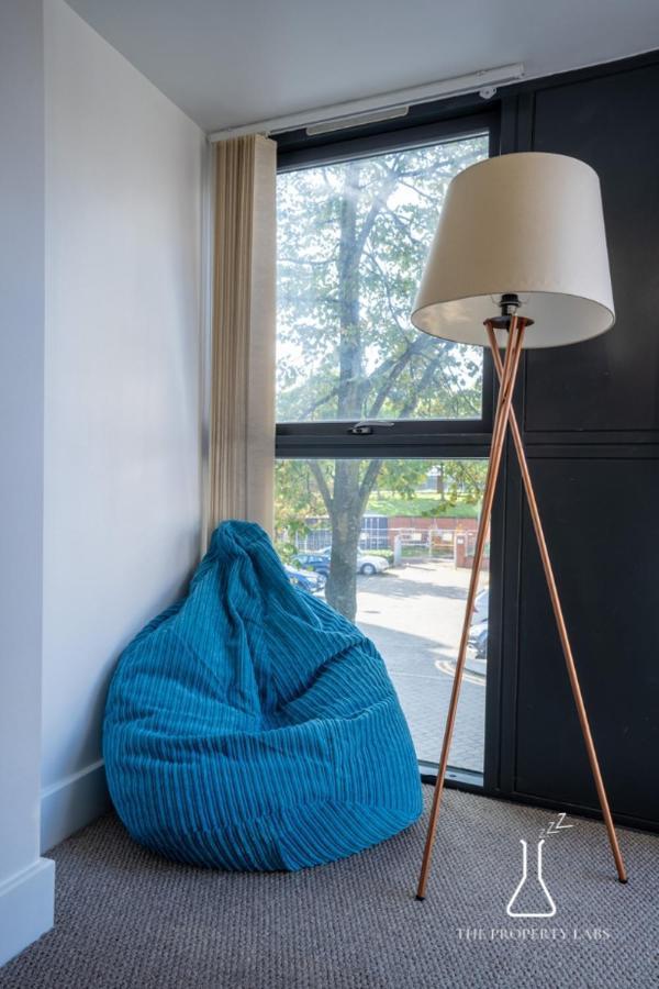 Luxury Townhouse: Centre Balcony & Free Parking *
