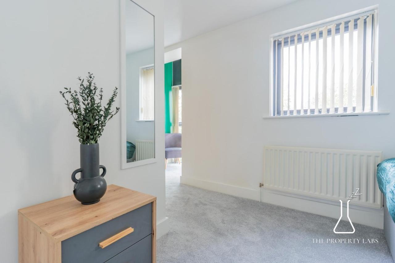 Luxury Townhouse: Centre Balcony & Free Parking
