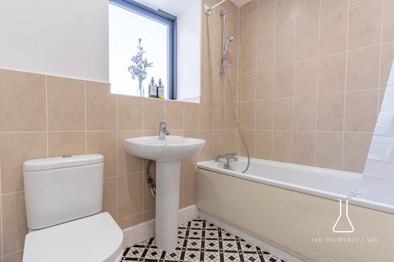 Luxury Townhouse: Centre Balcony & Free Parking Birmingham