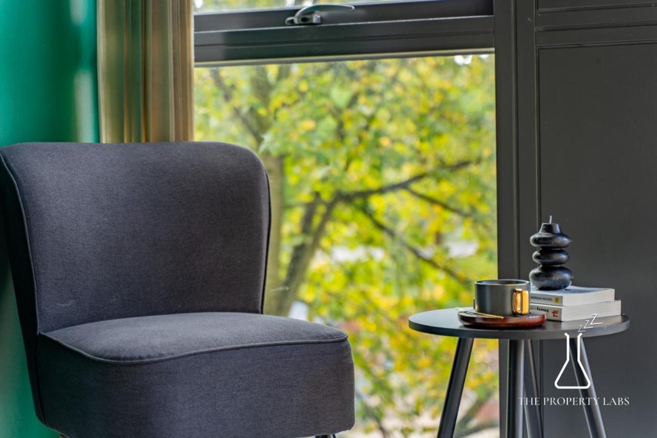 Luxury Townhouse: Centre Balcony & Free Parking