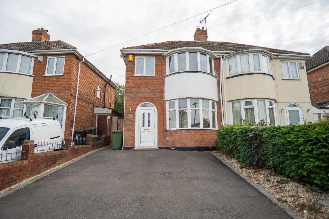 Sheldon House 3 Bed Cosy Nr Jlr & Nec Guest house