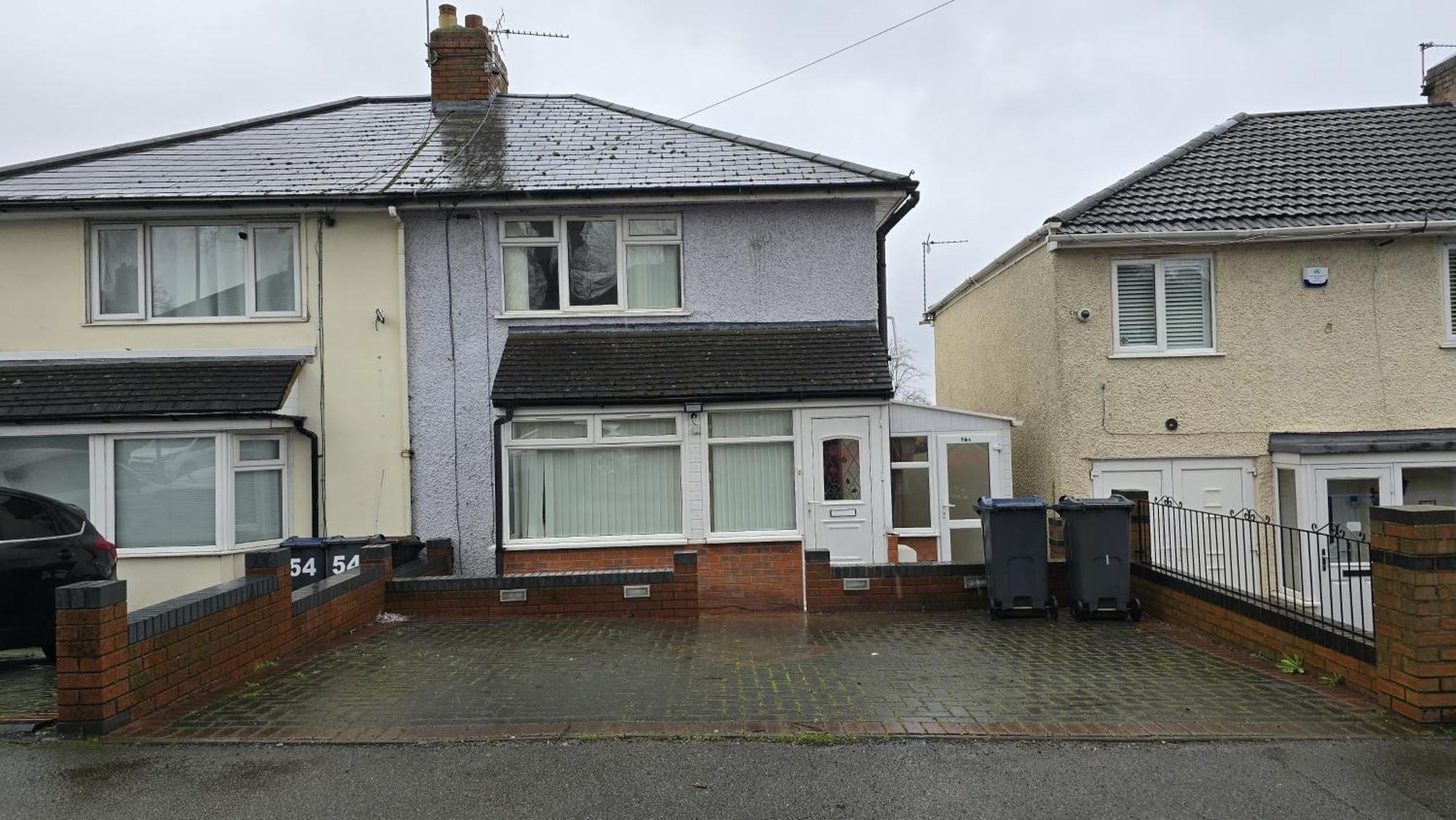 Entire Three Bedroom House In * Birmingham