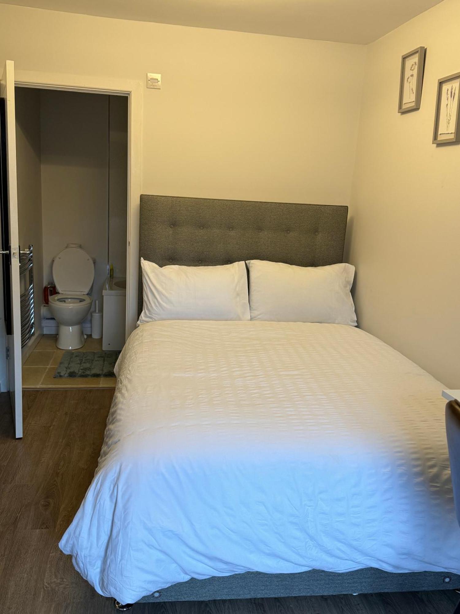 Private En-suite Luxury tent Birmingham