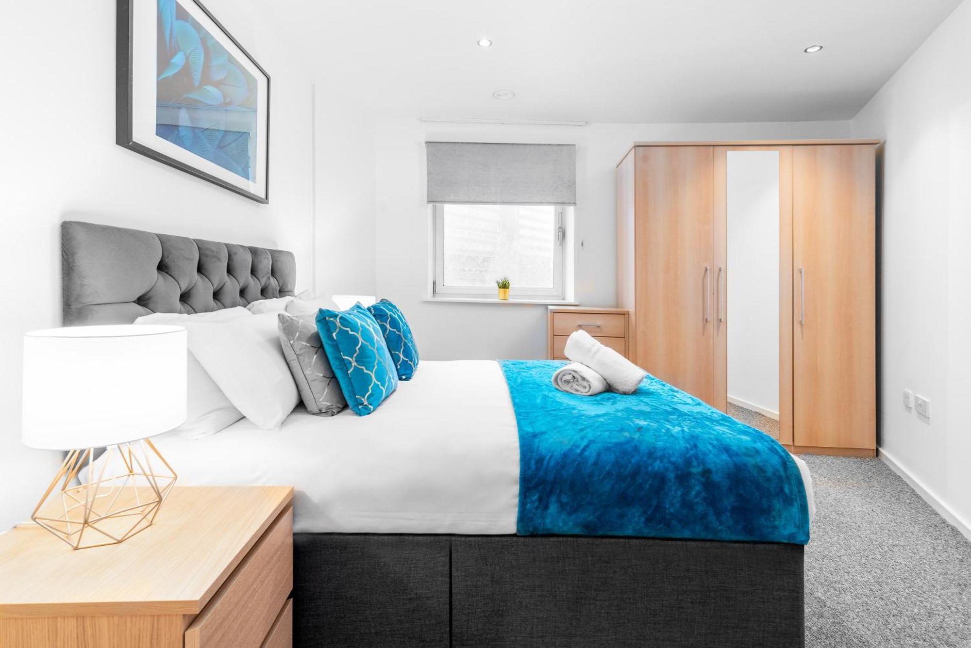 Centre - 2 Bedroom - Secure Parking - Rated - 201m * Birmingham