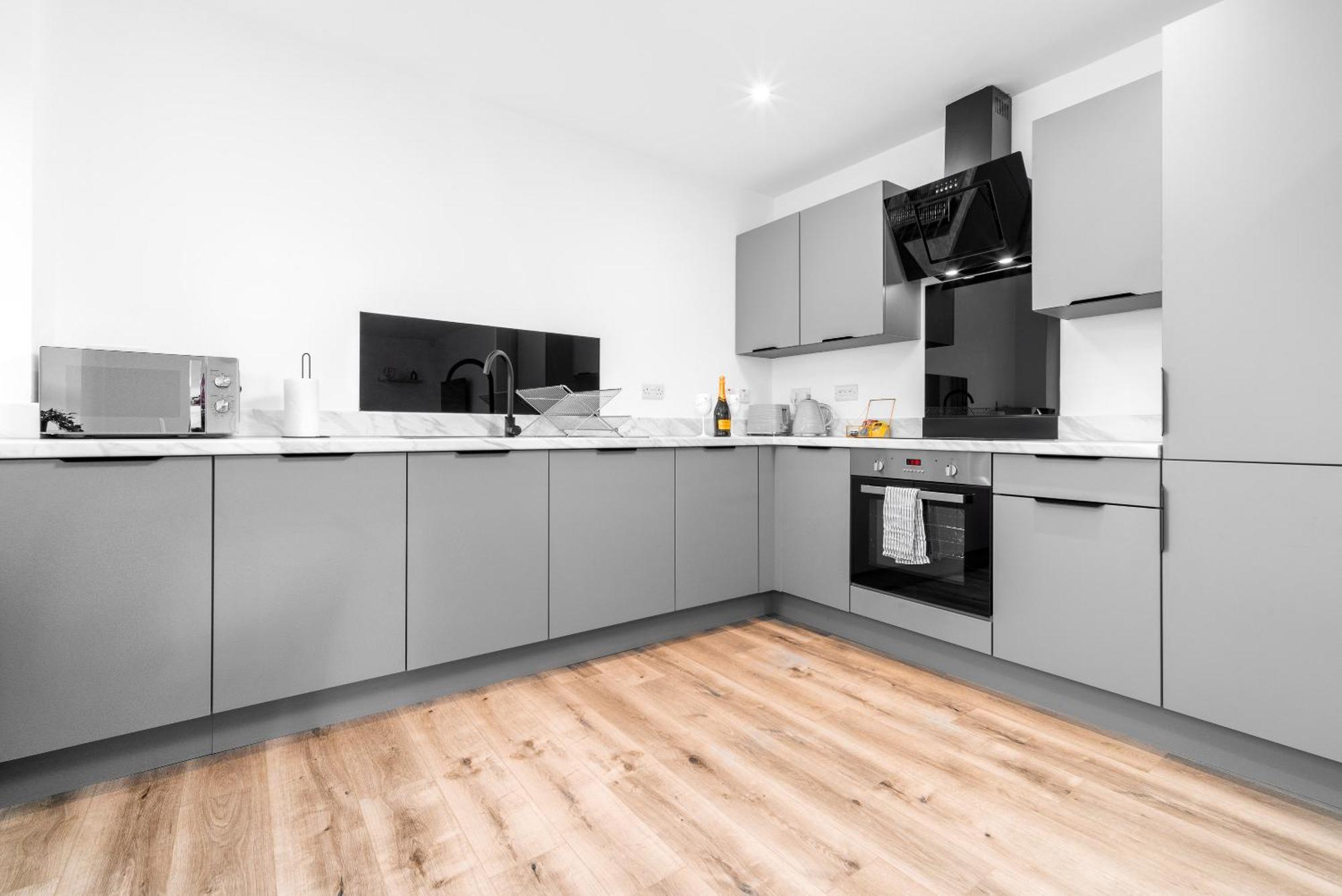 Apartment Luxury - 2 Bedrooms - Balcony - Secure Parking - 3mc *