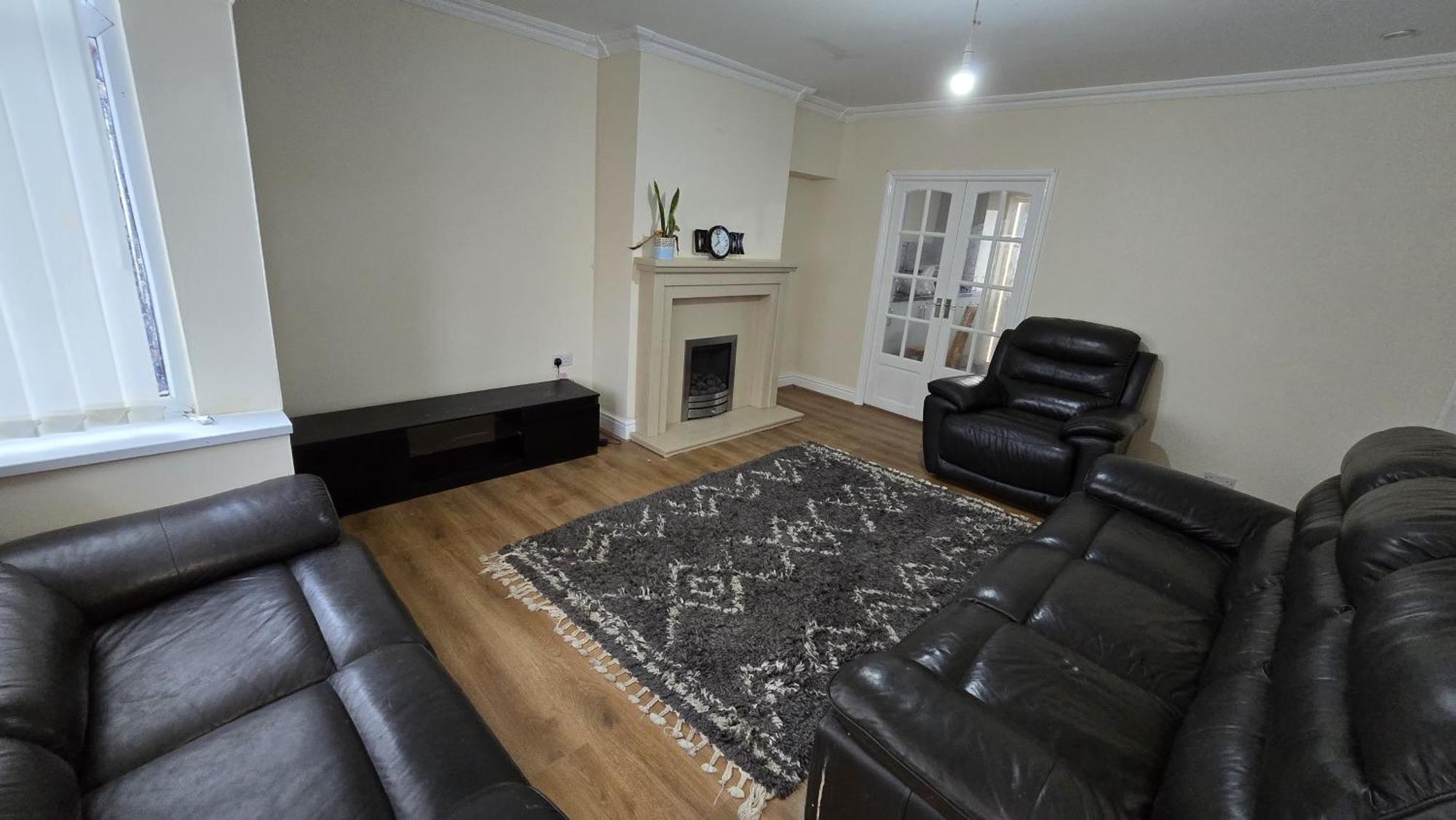 Apartment Entire Three Bedroom House In Birmingham