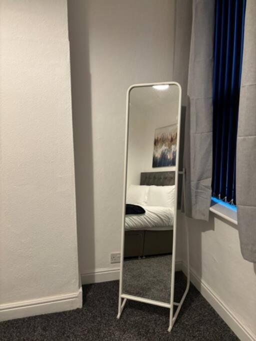 Contractor Dig, Pubs Nearby, Birmingham, M42 & M5 Links Apartment *