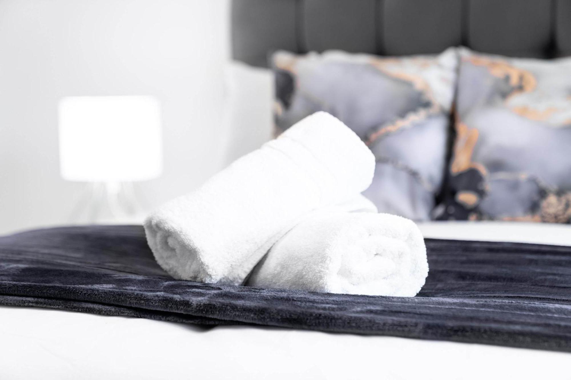 Apartment Luxury - 2 Bedrooms - Balcony - Secure Parking - 3mc *