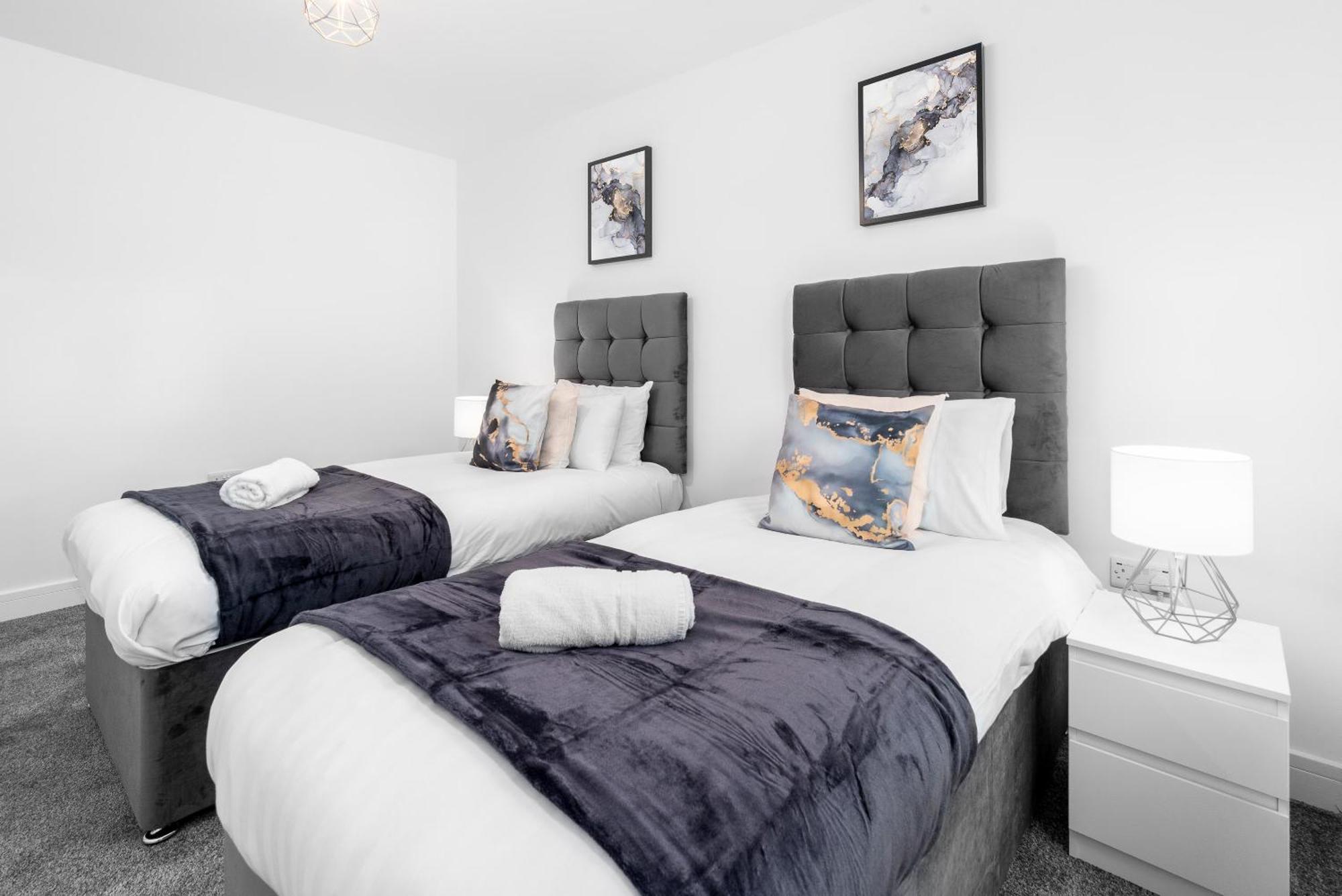 Luxury - 2 Bedrooms - Balcony - Secure Parking - 3mc * Birmingham