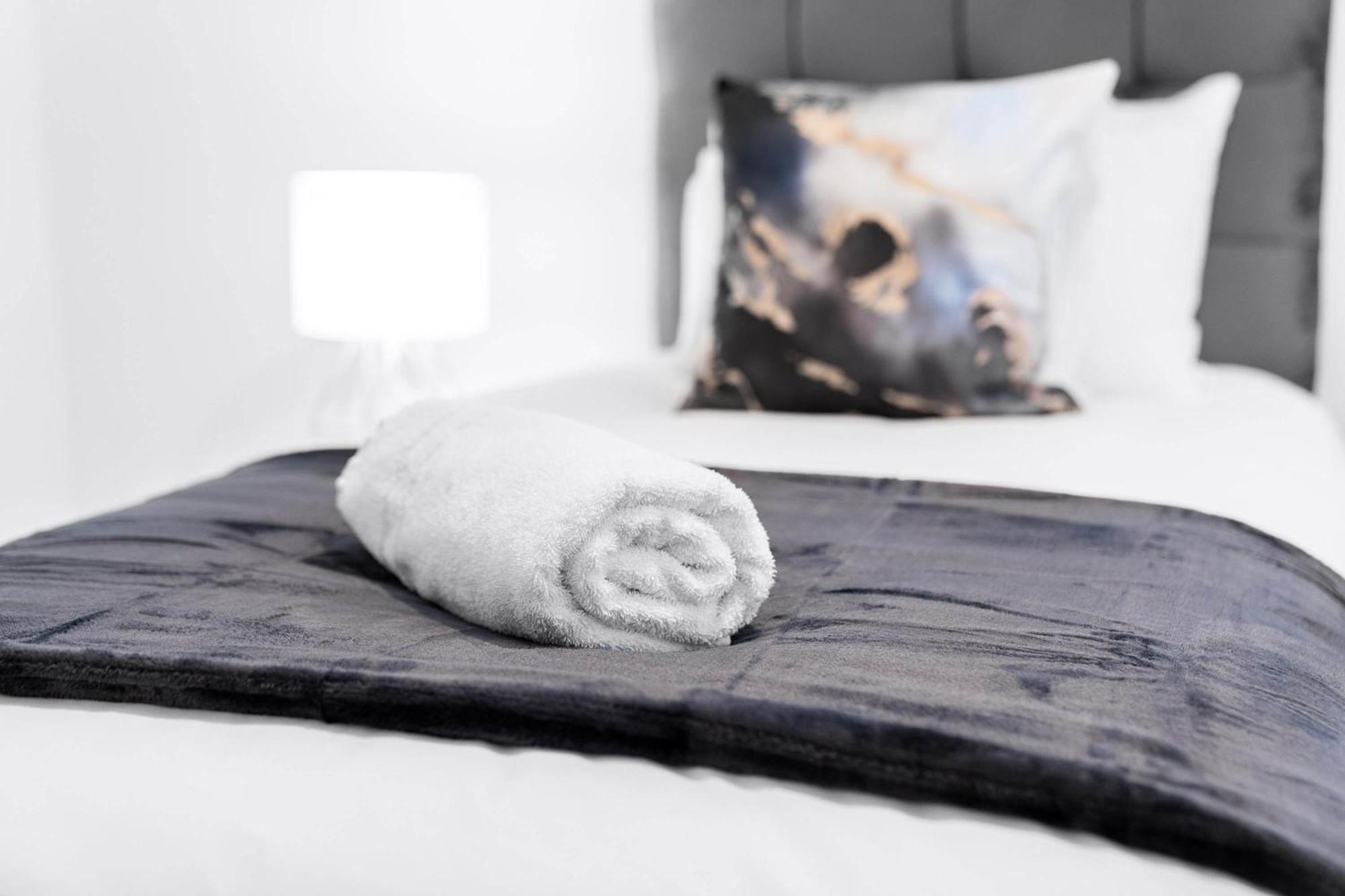 Luxury - 2 Bedrooms - Balcony - Secure Parking - 3mc * Birmingham