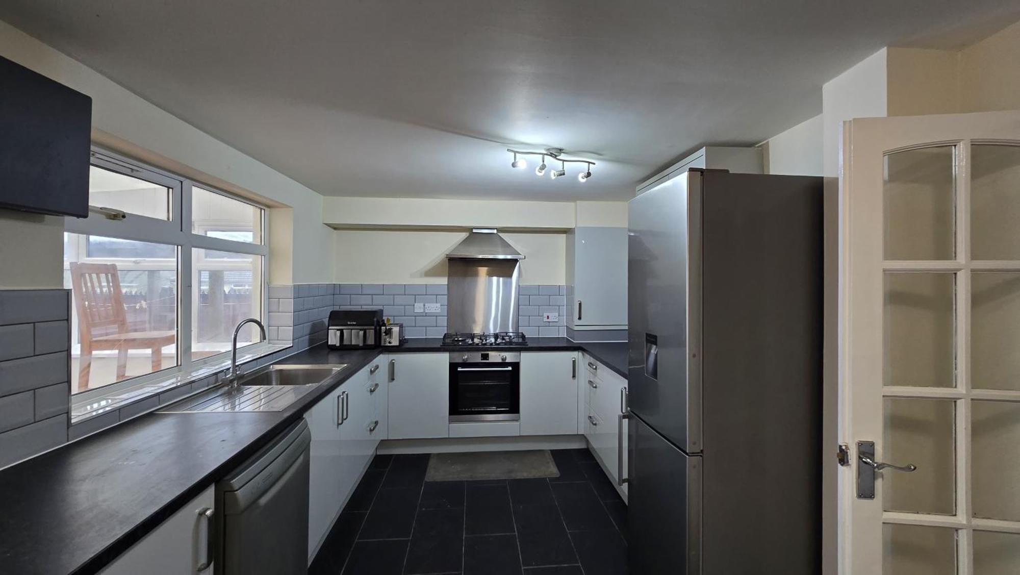 Apartment Entire Three Bedroom House In