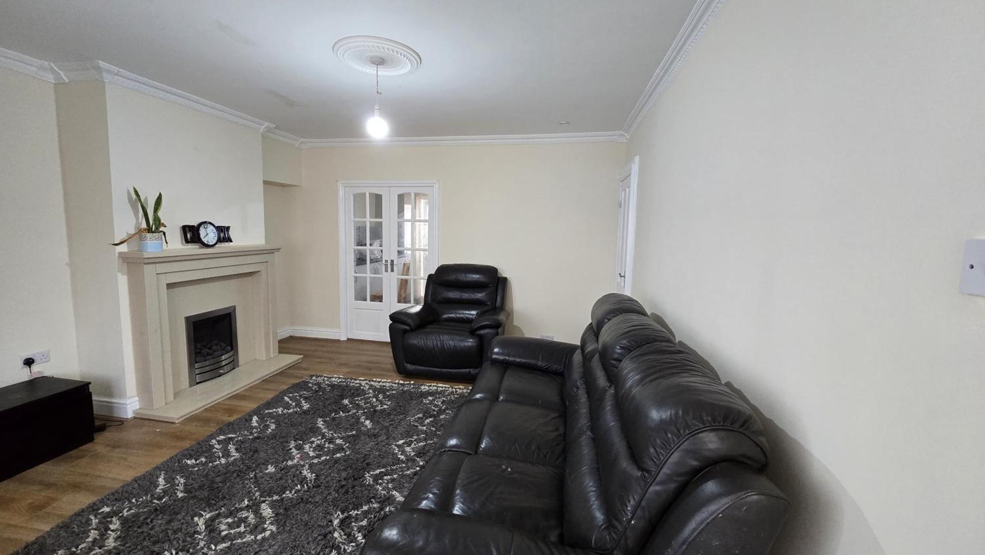 Entire Three Bedroom House In * Birmingham