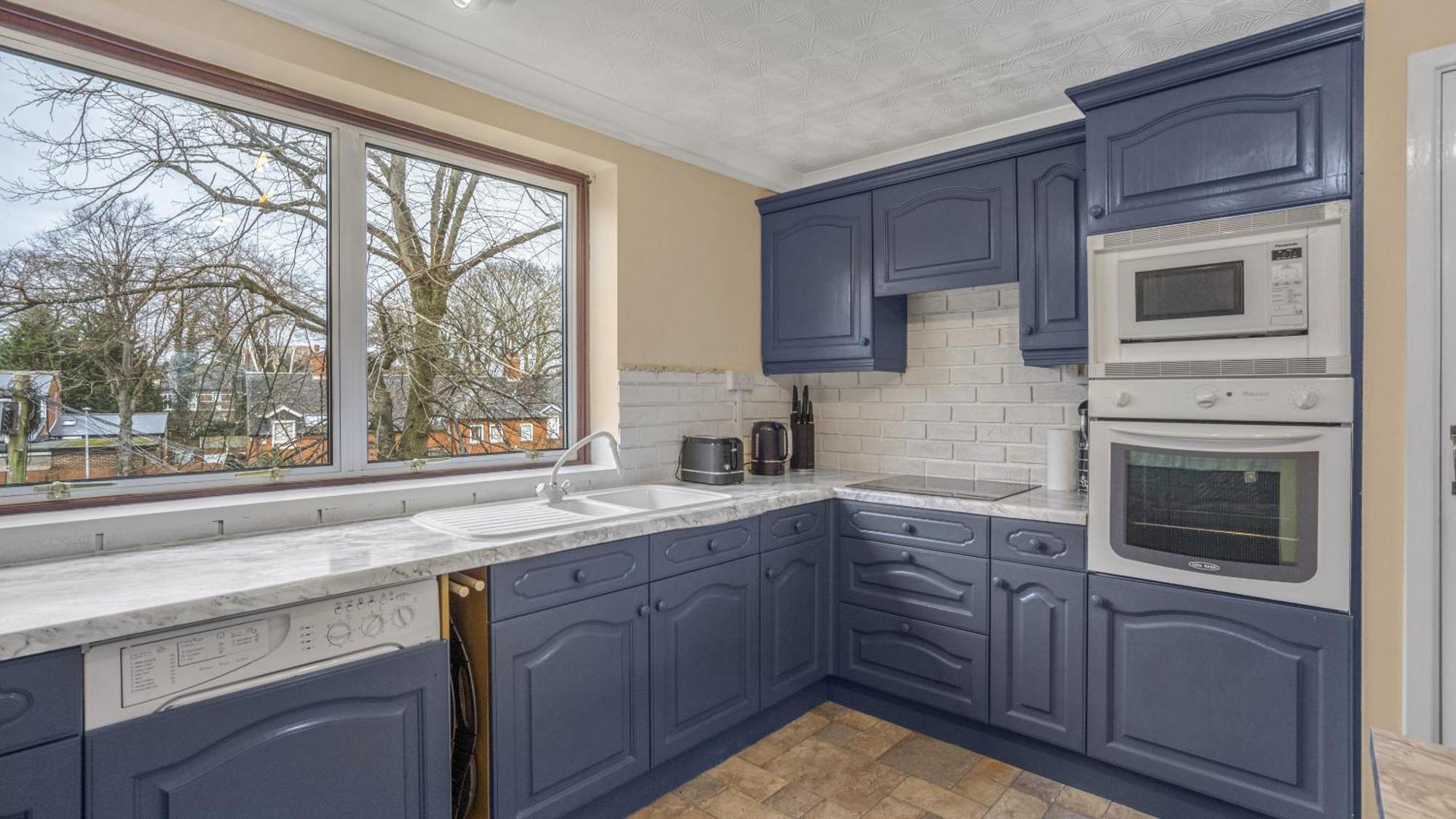 Apartment Park Avenue - An Executive 2 Bed With A Private Bathroom In City Centre, 5 Mins To City Hospital *