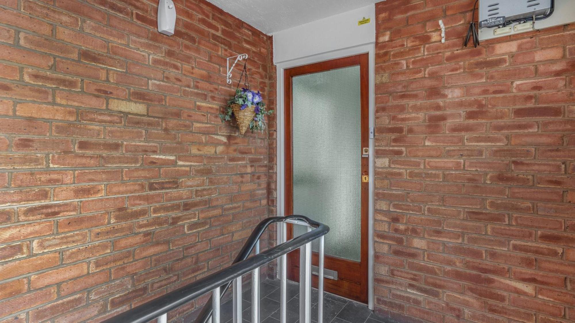 Park Avenue - An Executive 2 Bed With A Private Bathroom In City Centre, 5 Mins To City Hospital