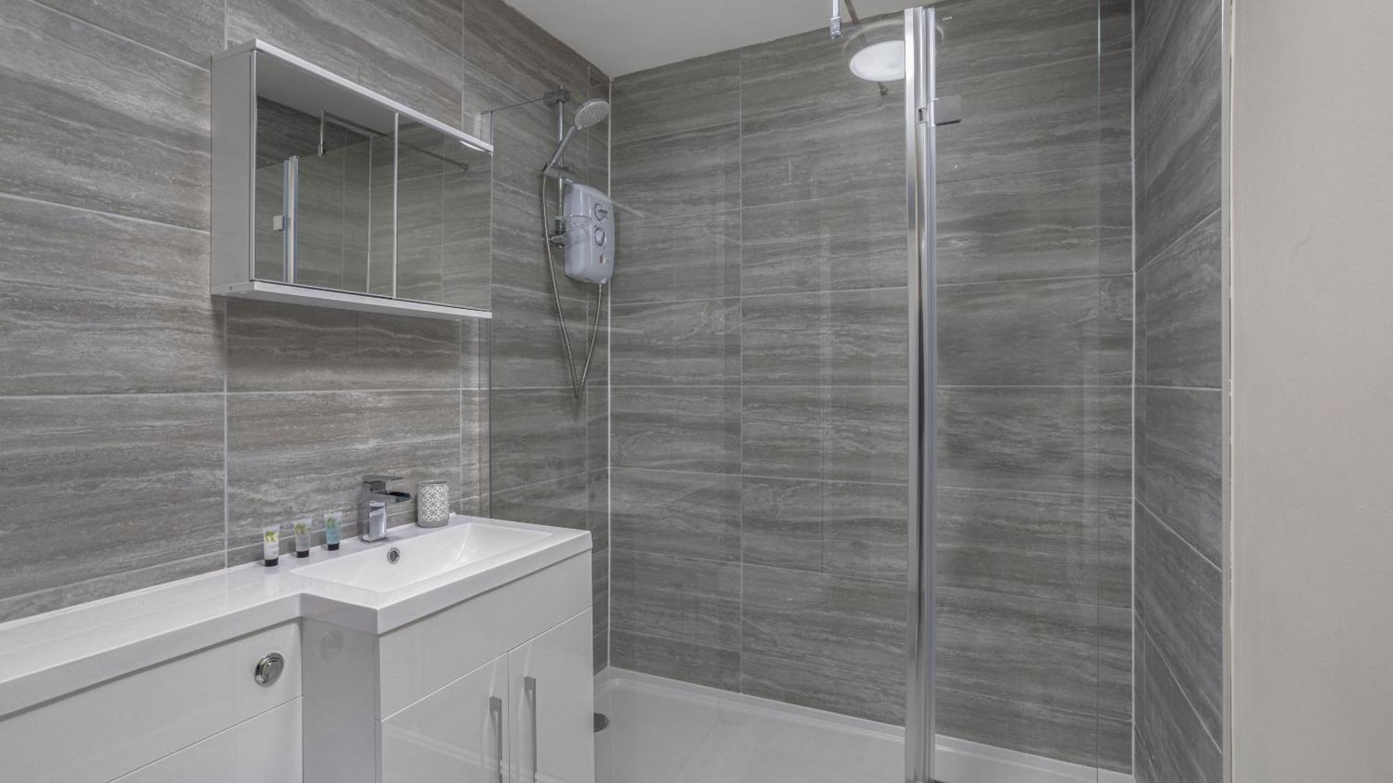 Apartment Park Avenue - An Executive 2 Bed With A Private Bathroom In City Centre, 5 Mins To City Hospital