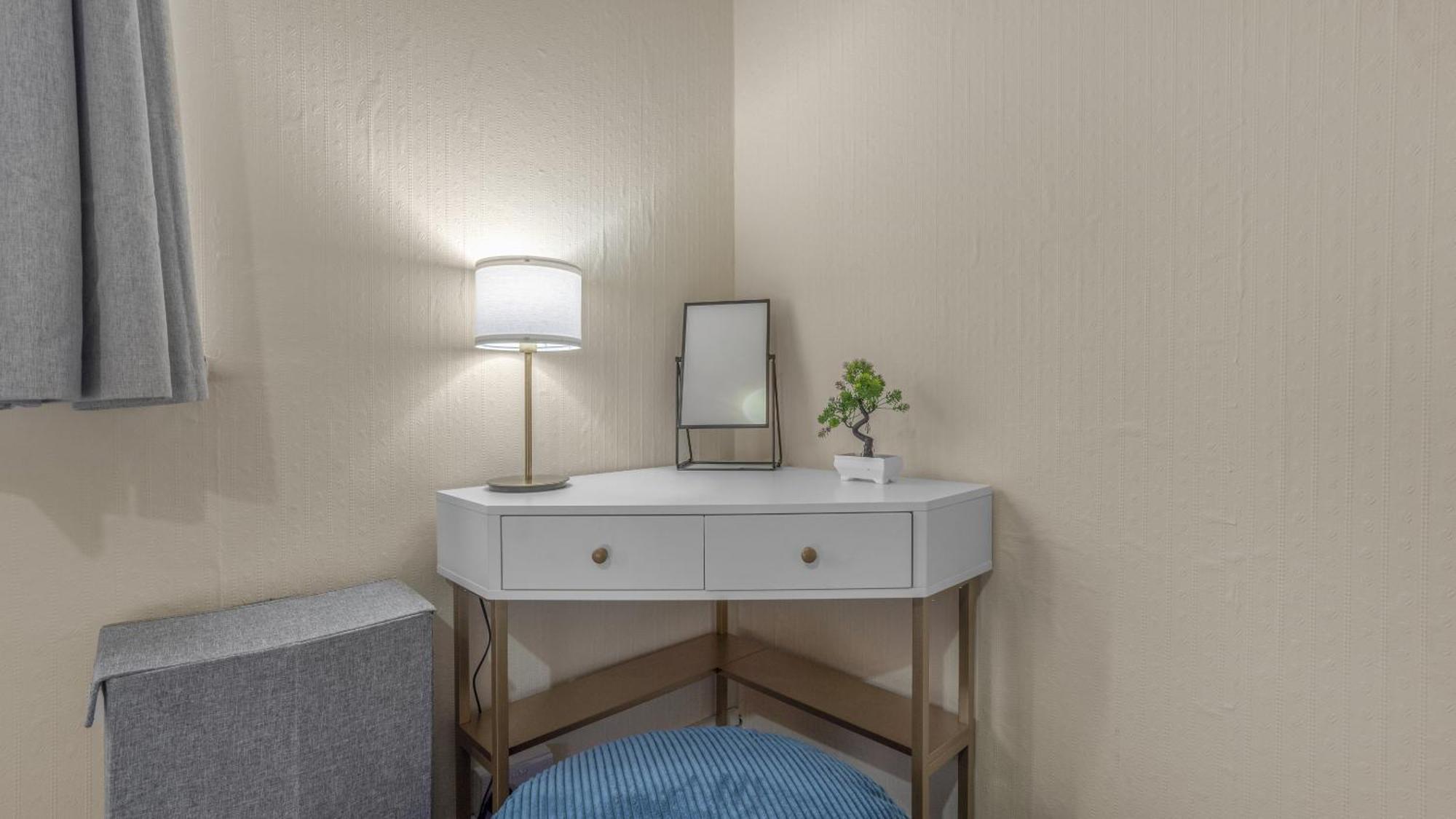 Park Avenue - An Executive 2 Bed With A Private Bathroom In City Centre, 5 Mins To City Hospital *