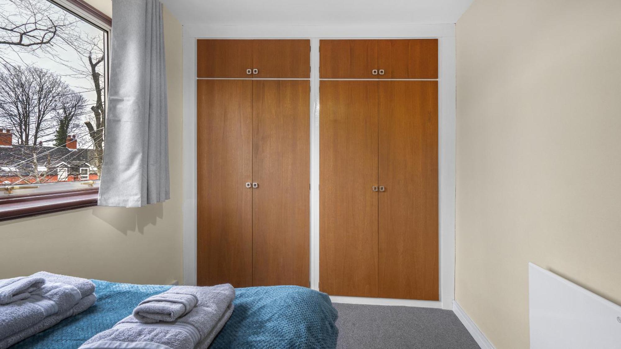 Park Avenue - An Executive 2 Bed With A Private Bathroom In City Centre, 5 Mins To City Hospital Birmingham
