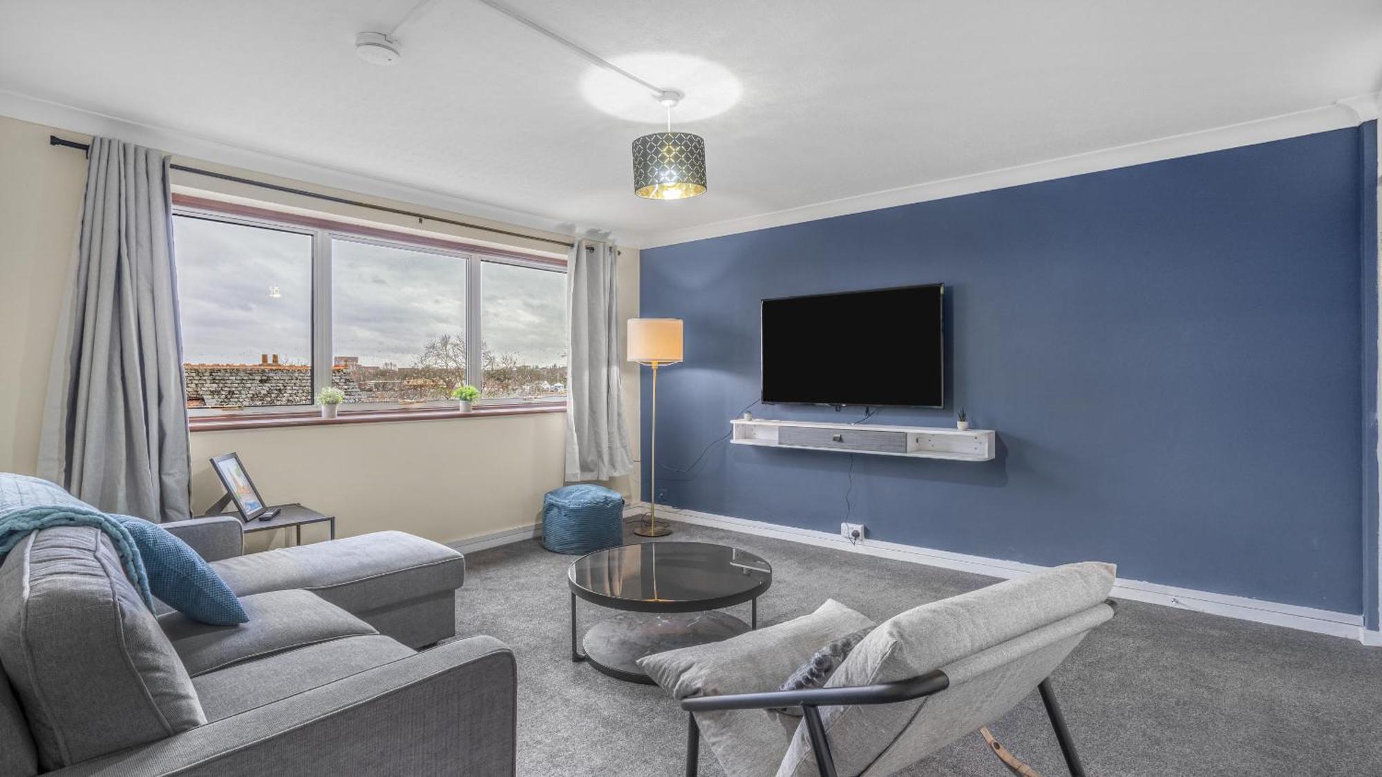 Apartment Park Avenue - An Executive 2 Bed With A Private Bathroom In City Centre, 5 Mins To City Hospital *