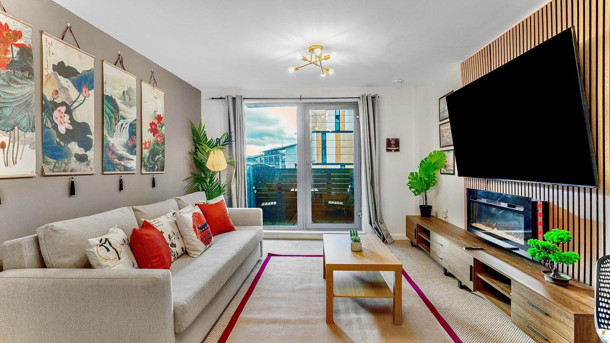 Japanese 2bed 2bath, Free Park, Netfix, 75 Inch Tv, Games - Centre- Maihom Birmingham