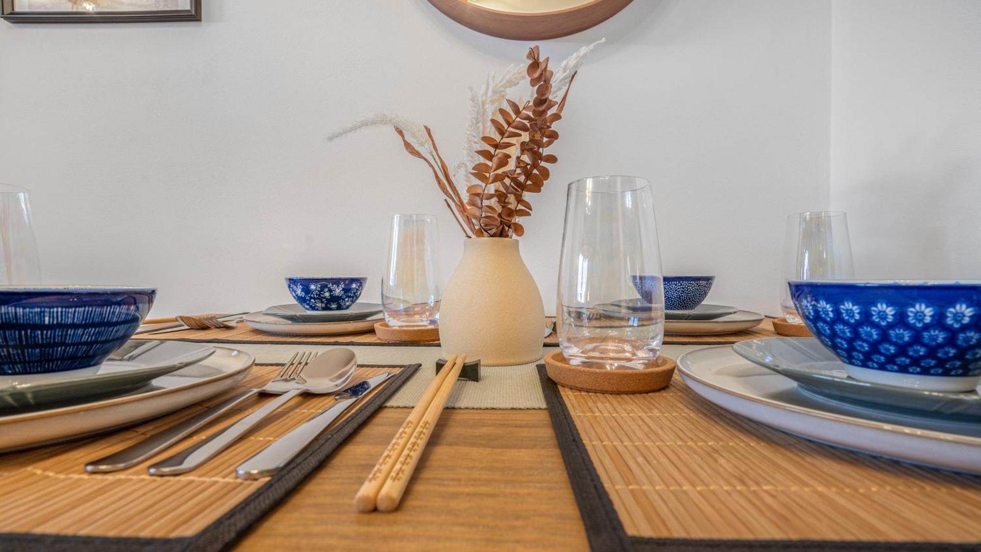 Japanese 2bed 2bath, Free Park, Netfix, 75 Inch Tv, Games - Centre- Maihom Birmingham