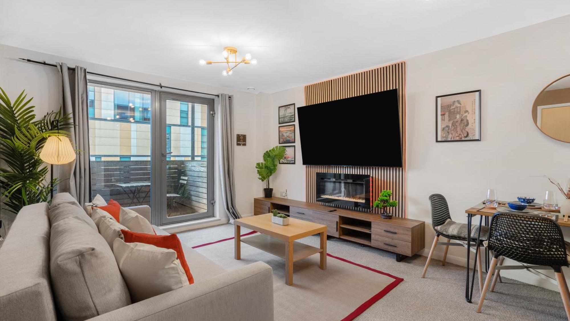 Japanese 2bed 2bath, Free Park, Netfix, 75 Inch Tv, Games - Centre- Maihom Apartment *