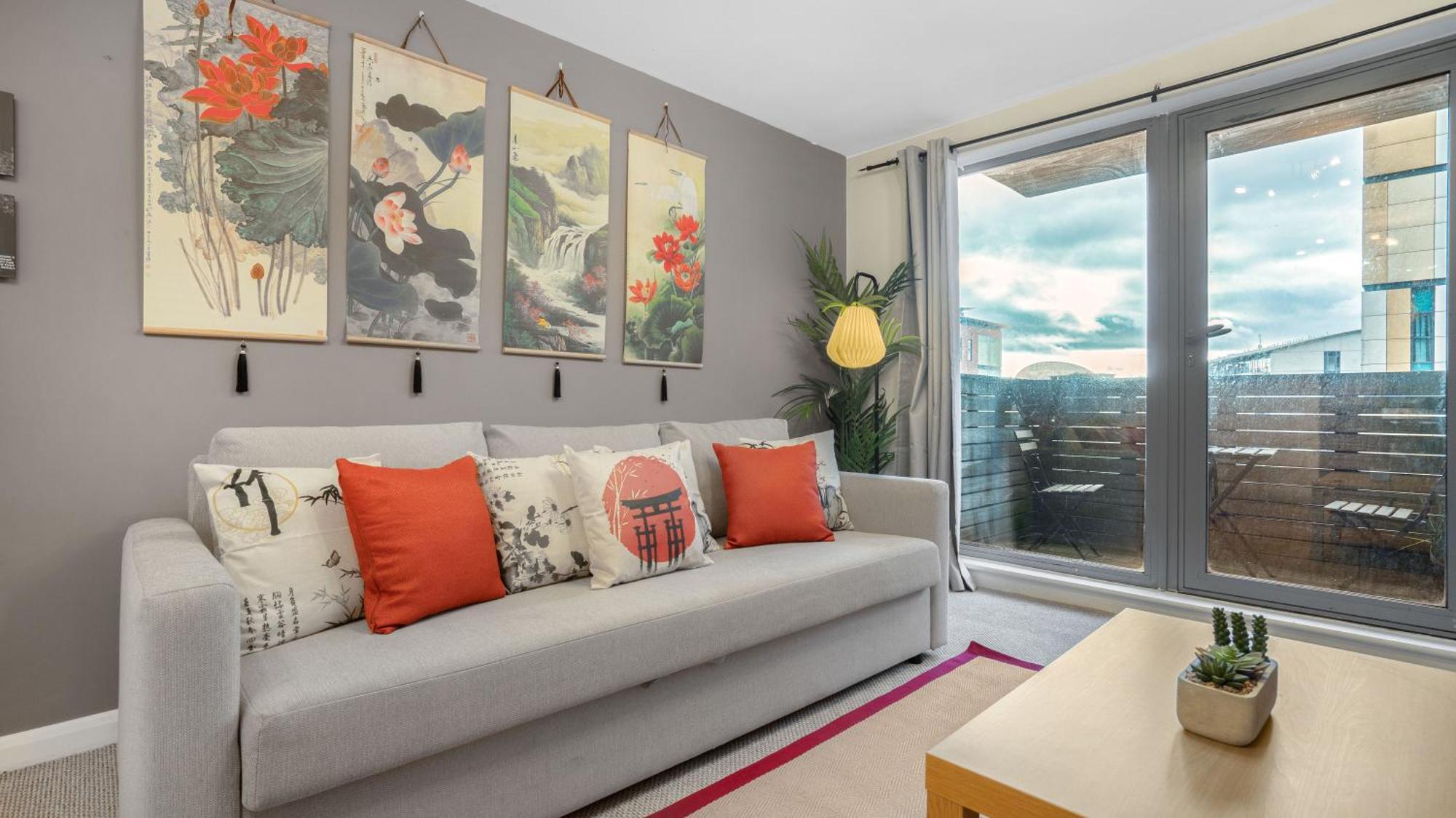 Japanese 2bed 2bath, Free Park, Netfix, 75 Inch Tv, Games - Centre- Maihom