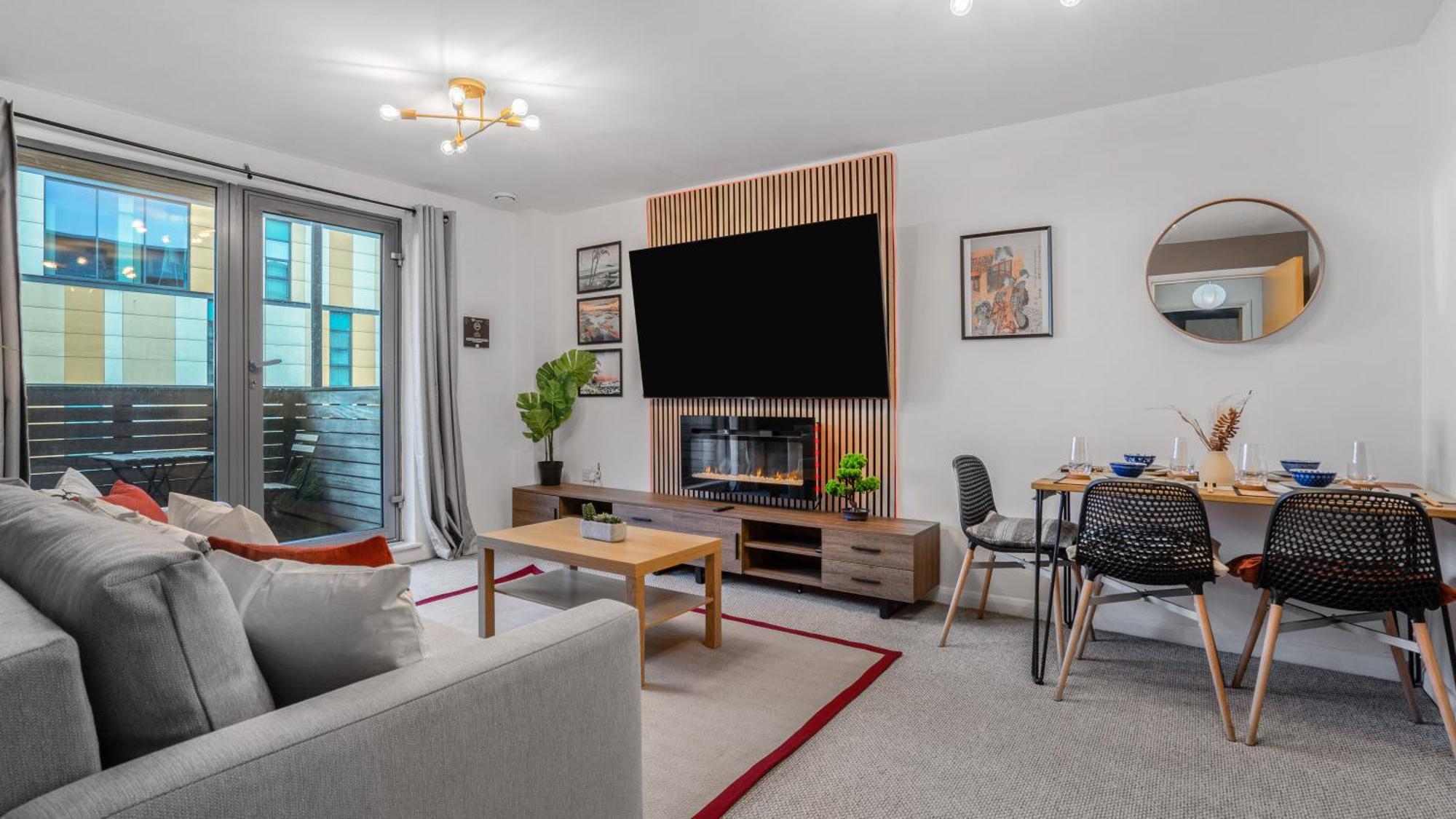 Japanese 2bed 2bath, Free Park, Netfix, 75 Inch Tv, Games - Centre- Maihom Apartment Birmingham