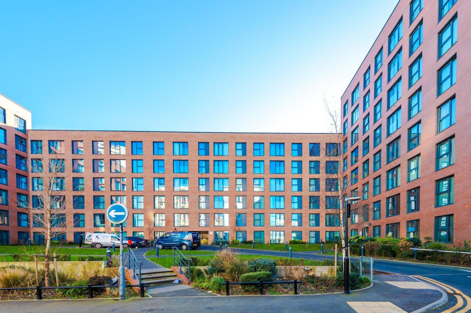 The Windmill - Long Term Discounts, Fast Wifi, Groceries, Up To 6 People Apartment