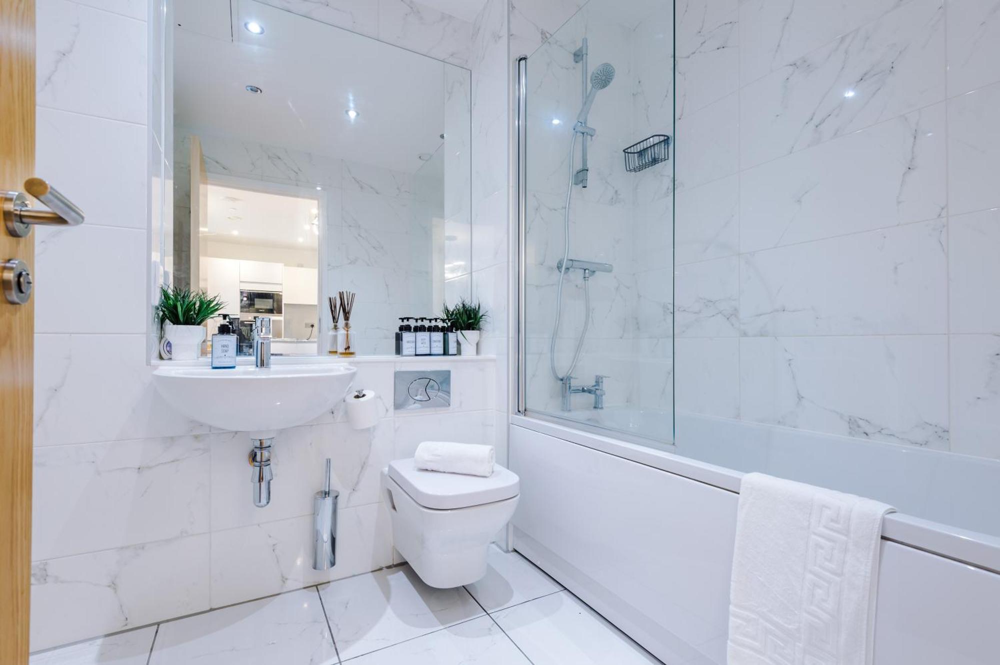 The Windmill - Long Term Discounts, Fast Wifi, Groceries, Up To 6 People Apartment Birmingham