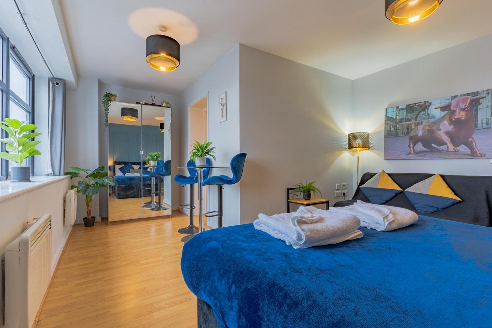 City Skyline View Studio - Central Apartment Birmingham